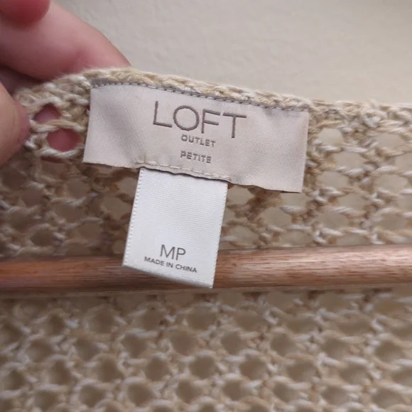 LOFT Women's Knitted Cream Sweater - Picture 3 of 5